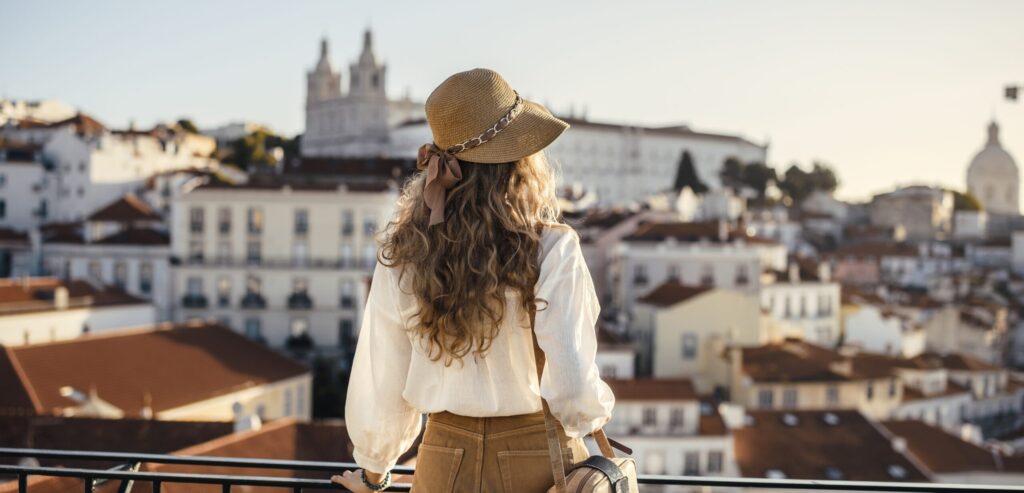 ¿Puedo solicitar el visado de estudios siendo turista en España?